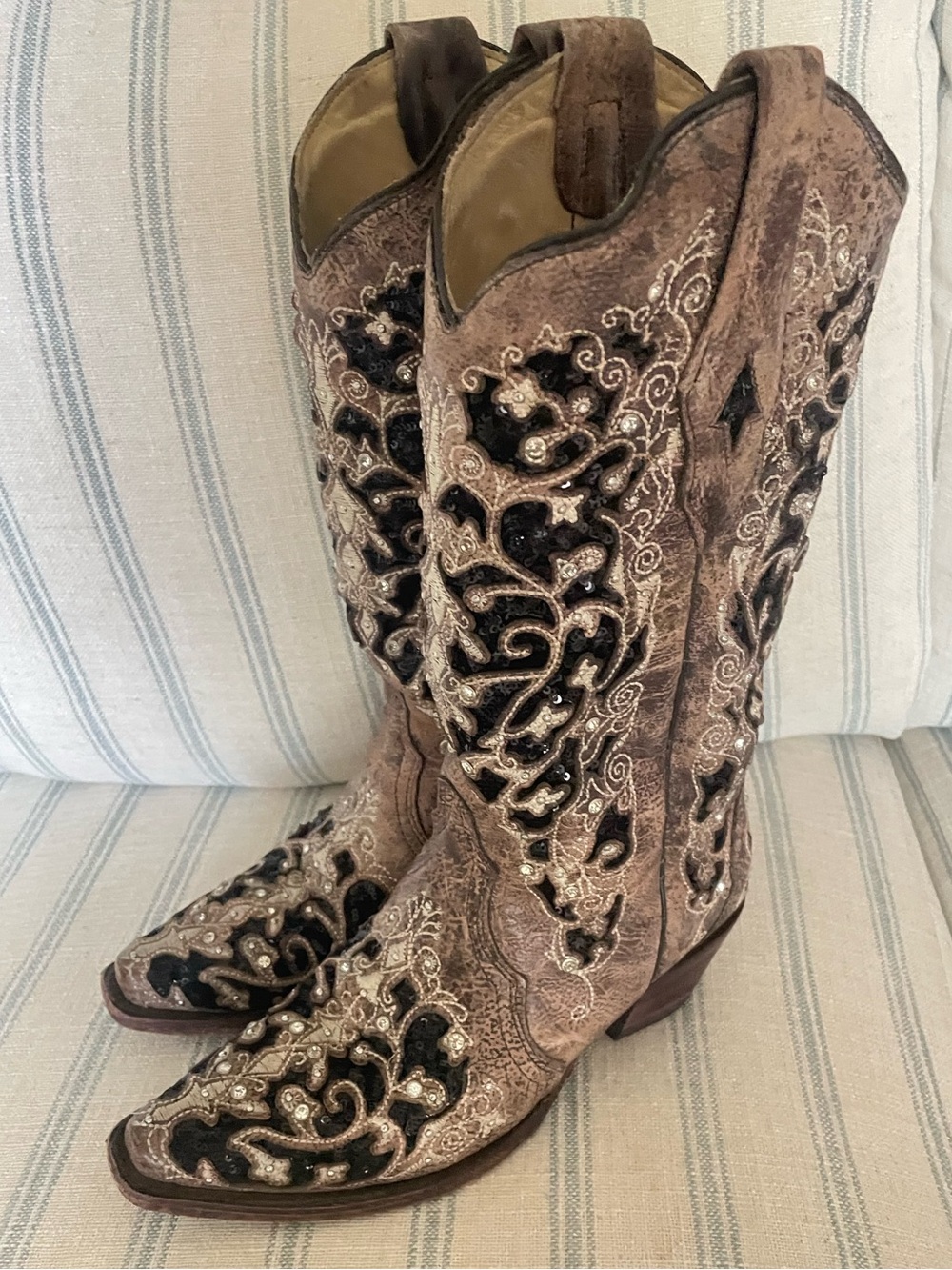 Corral A3569 Women's Embroidered Western Cowboy Boots Sequin Inlay Rhinestones 8